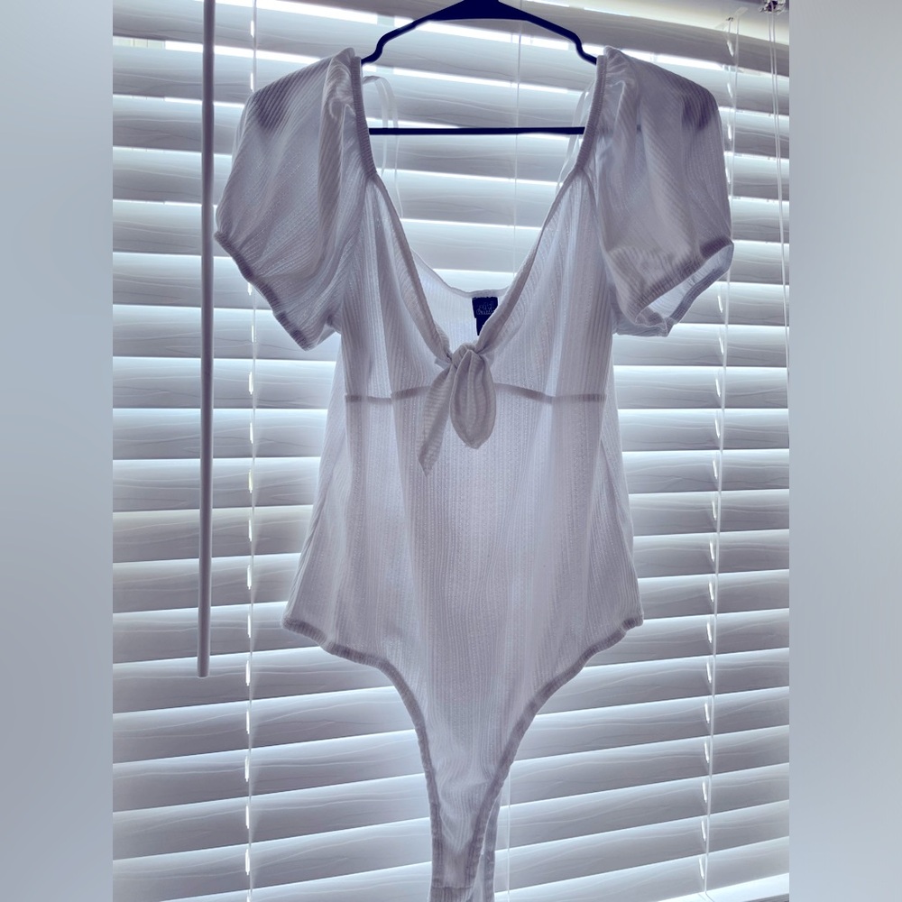 Wild fable tie front bodysuit with puff sleeves